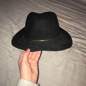 Black fedora hat